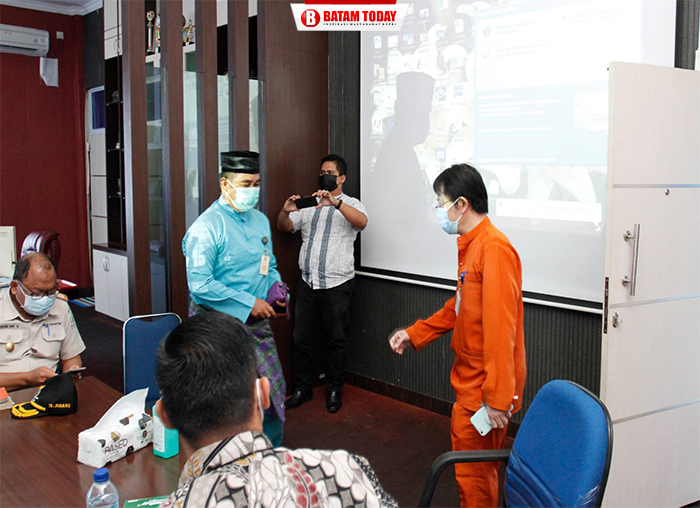 Direktur RSUD EHD saat menerima kunjungan rombongan Kementerian Kesehatan RI